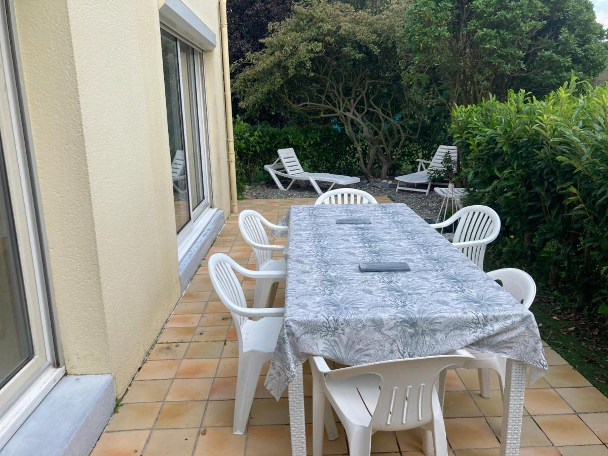 Maison Familiale Dans Une Rue Paisible Gouville-sur-Mer Exterior photo